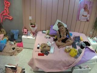 voyeurcam-casa-salsa-bedroom-1