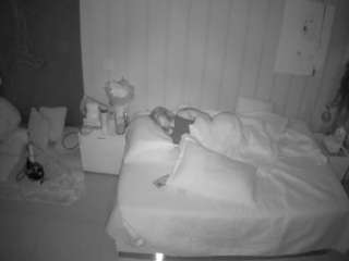 voyeurcam-casa-salsa-bedroom-1