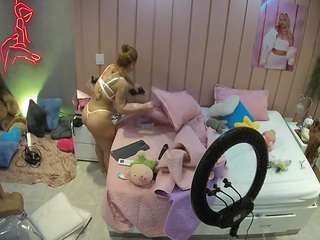 voyeurcam-casa-salsa-bedroom-1