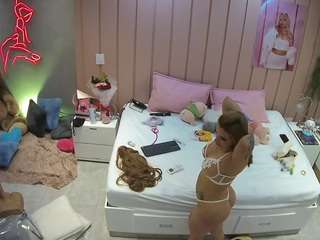 voyeurcam-casa-salsa-bedroom-1