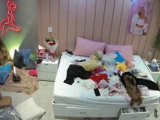 voyeurcam-casa-salsa-bedroom-1
