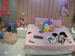 voyeurcam-casa-salsa-bedroom-1