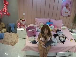 voyeurcam-casa-salsa-bedroom-1 camsoda