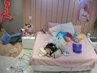 voyeurcam-casa-salsa-bedroom-1