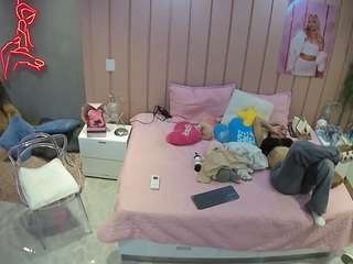 voyeurcam-casa-salsa-bedroom-1