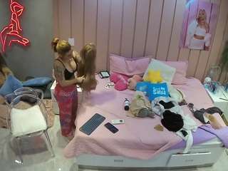 voyeurcam-casa-salsa-bedroom-1