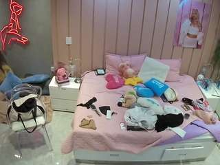 voyeurcam-casa-salsa-bedroom-1