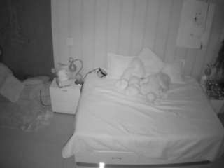 voyeurcam-casa-salsa-bedroom-1