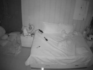 voyeurcam-casa-salsa-bedroom-1