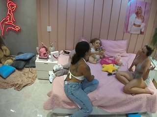 voyeurcam-casa-salsa-bedroom-1