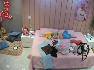 voyeurcam-casa-salsa-bedroom-1