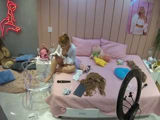 voyeurcam-casa-salsa-bedroom-1