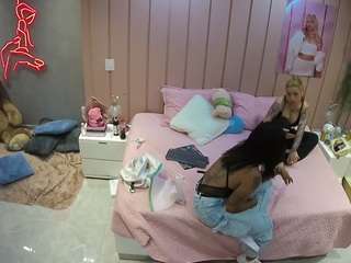 voyeurcam-casa-salsa-bedroom-1