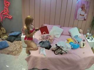 voyeurcam-casa-salsa-bedroom-1