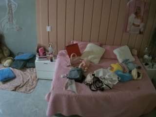 voyeurcam-casa-salsa-bedroom-1