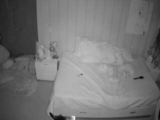 voyeurcam-casa-salsa-bedroom-1