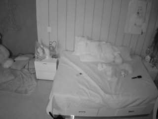 voyeurcam-casa-salsa-bedroom-1
