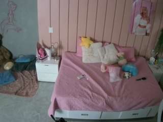 voyeurcam-casa-salsa-bedroom-1