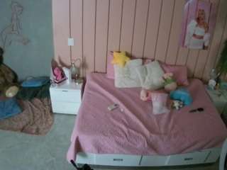 voyeurcam-casa-salsa-bedroom-1