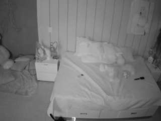 voyeurcam-casa-salsa-bedroom-1