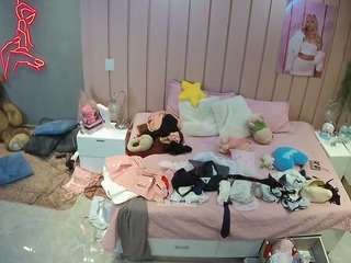 voyeurcam-casa-salsa-bedroom-1