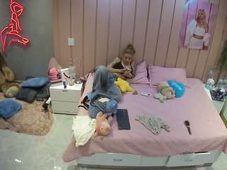 voyeurcam-casa-salsa-bedroom-1