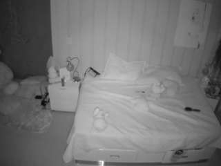 voyeurcam-casa-salsa-bedroom-1