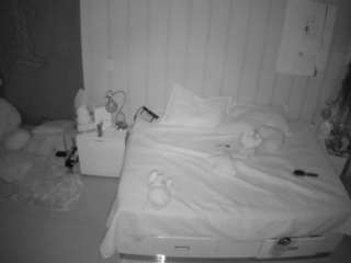 voyeurcam-casa-salsa-bedroom-1