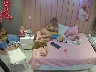voyeurcam-casa-salsa-bedroom-1