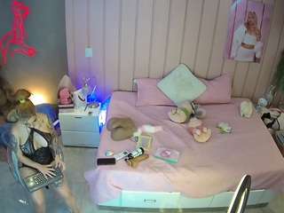 voyeurcam-casa-salsa-bedroom-1