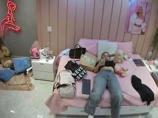 voyeurcam-casa-salsa-bedroom-1