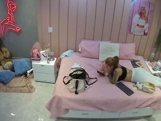 voyeurcam-casa-salsa-bedroom-1