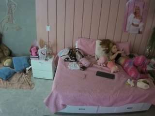 voyeurcam-casa-salsa-bedroom-1