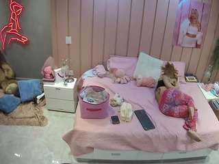 voyeurcam-casa-salsa-bedroom-1