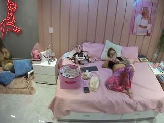 voyeurcam-casa-salsa-bedroom-1