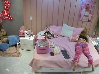 voyeurcam-casa-salsa-bedroom-1