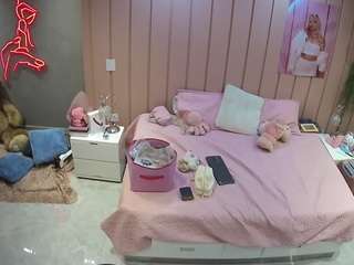 voyeurcam-casa-salsa-bedroom-1