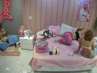 voyeurcam-casa-salsa-bedroom-1