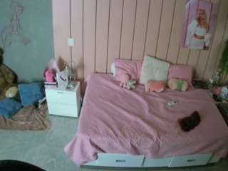 voyeurcam-casa-salsa-bedroom-1