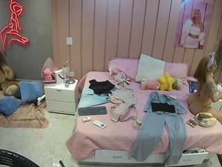 voyeurcam-casa-salsa-bedroom-1