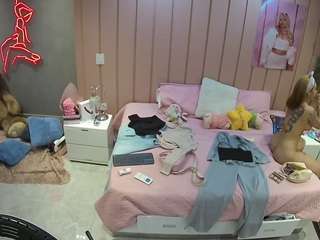 voyeurcam-casa-salsa-bedroom-1