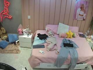 voyeurcam-casa-salsa-bedroom-1