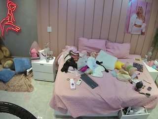 voyeurcam-casa-salsa-bedroom-1