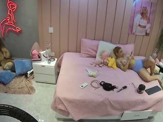 voyeurcam-casa-salsa-bedroom-1