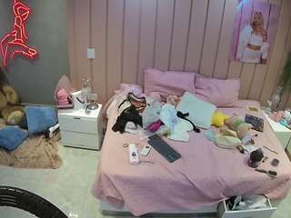 voyeurcam-casa-salsa-bedroom-1