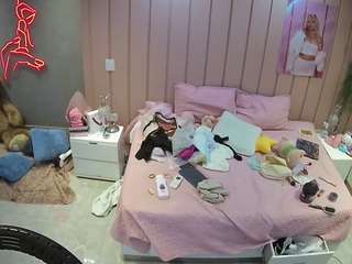 voyeurcam-casa-salsa-bedroom-1