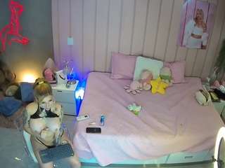 voyeurcam-casa-salsa-bedroom-1