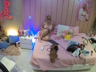 voyeurcam-casa-salsa-bedroom-1