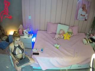 voyeurcam-casa-salsa-bedroom-1