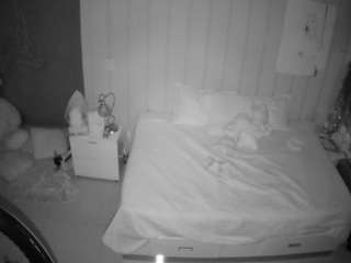 voyeurcam-casa-salsa-bedroom-1